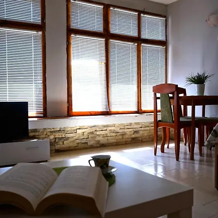 Forest House וארנה