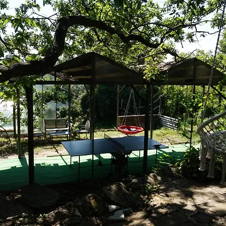 Forest House בית נופש *